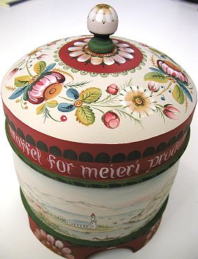 Os Cream Carafe with Landscape Pattern Packet