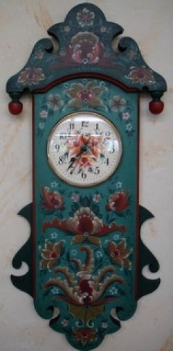 Royal Crown Clock with Hallingdal